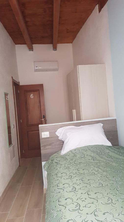 Boutique Oriente Express Hotel Cagliari Kültér fotó